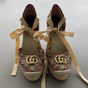 Gucci Beige and Red Espadrille Wedges